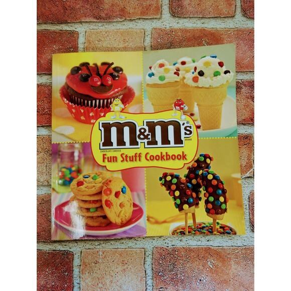 M&M's Fun Stuff Cookbook - Paperback 2013‎ - Colorful and Fun Dessert Recipes - Picture 12 of 13